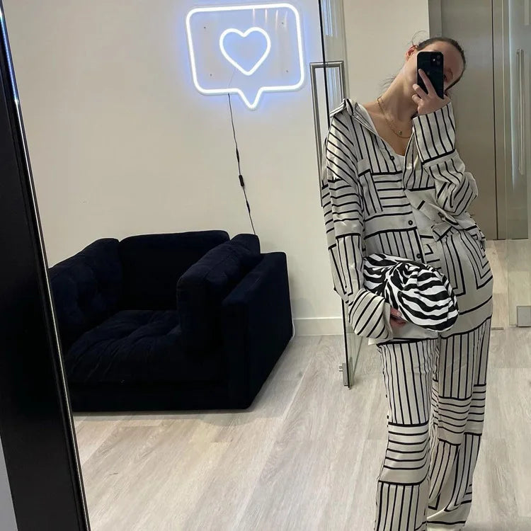 Pijama Branco e Preto Alexandra - YESBELEZA